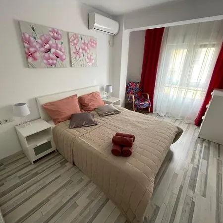 Piso Tranquilo Y Luminoso En Apartamento *