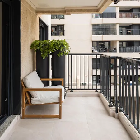 Doble A Deluxe Valencia