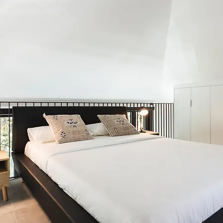 By Olala Homes * Valence