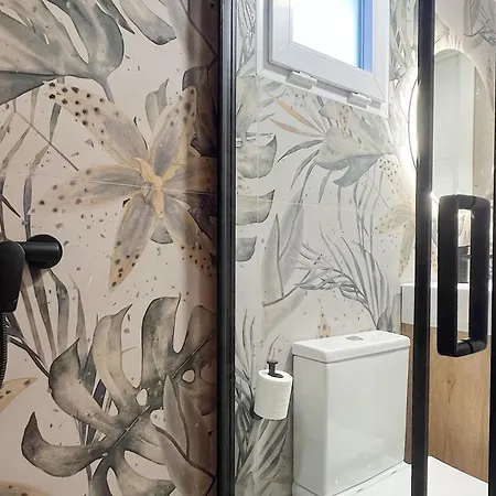 Encantador Vigas De Madera Apartamento *