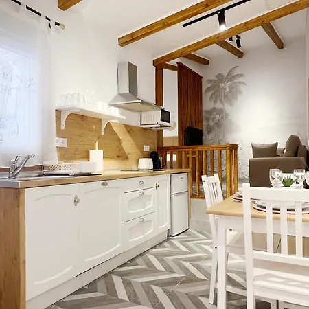 Encantador Vigas De Madera Apartamento Valência