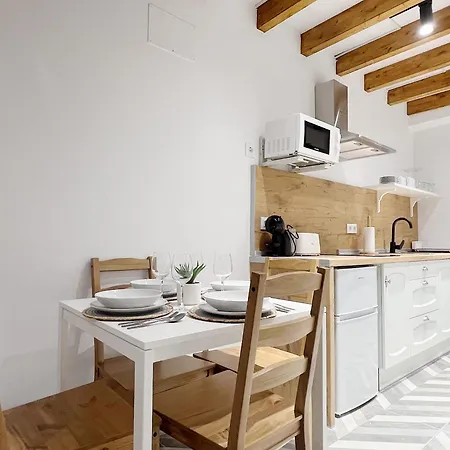 Encantador Vigas De Madera Apartment *