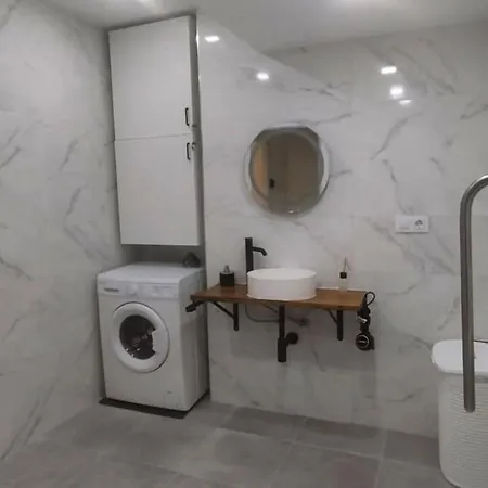 Elegante Bajo En Apartment