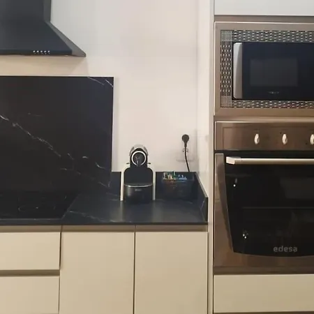 Elegante Bajo En Apartment Valencia