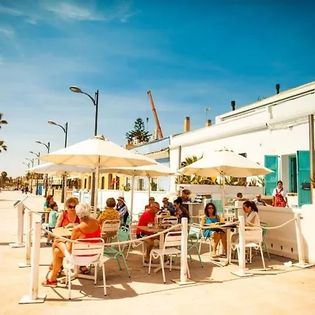 Casa En La Playa De Con Piscina Propia *
