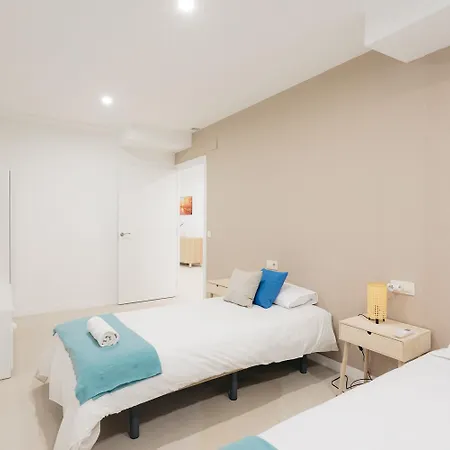 Amplio Cerca Centro Historico Y Turia 5pax 2 Bath Апартаменты