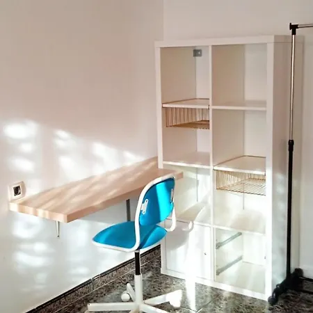 Gasthuis Y Suite. Upv, Uv Y Playa