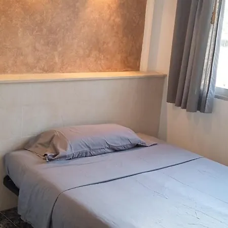 Y Suite. Upv, Uv Y Playa * Valência