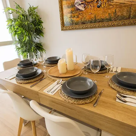 아파트 New Flat 2 4 Pax, Wifi Ac 발렌시아