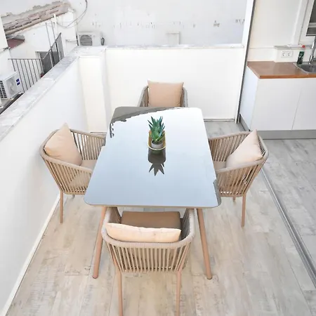 Gran Con Terraza Cerca A Torres De Serrano *