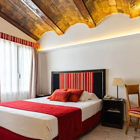 Ad Hoc Monumental 1881 Otel 3*