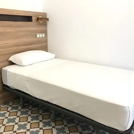 19-30 מלון