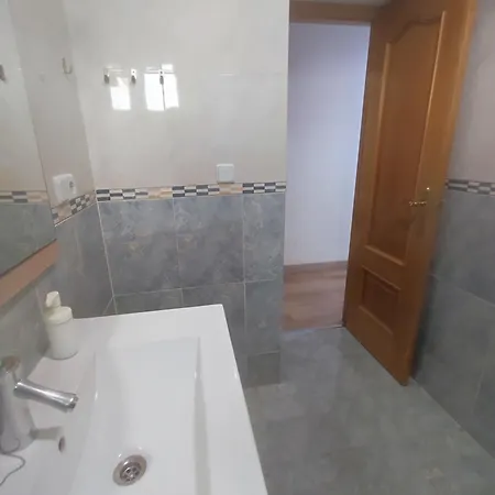 Apartamento Planta Baja Bien Comunicada Cerca De La Playa *
