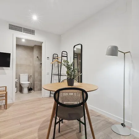 Limehome Carrer Del Pare Palau I Quer Valence