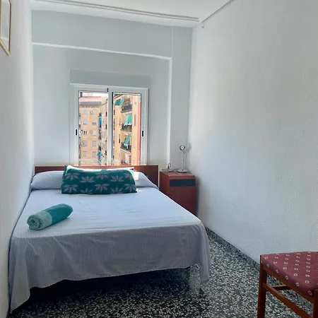 Private In Shared Workstay Valencia