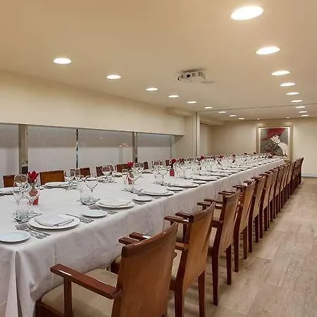Melia Plaza Hotell 4*