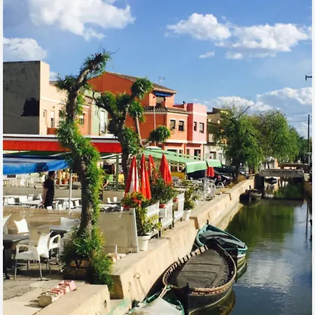 Beautiful Tulip Apartment *