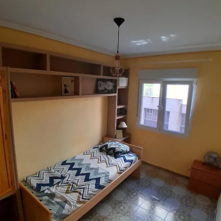 Apartment Kleines Gemuetliches Zimmer In Gemeinsamer Wohnung Mit Geteiltem Bad *