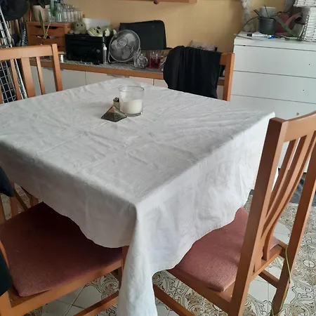 Kleines Gemuetliches Zimmer In Gemeinsamer Wohnung Mit Geteiltem Bad Apartment Valencia