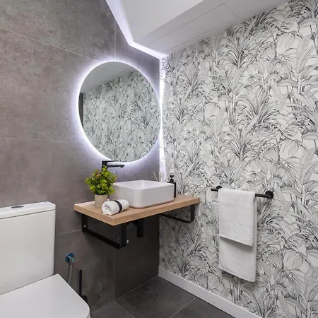 2 Habitaciones, 2 Banos Y Aire Acondicionado * ולנסיה