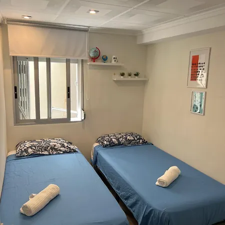 Quarto em Acomodações Particulares Habitacion Luminosa Centrica