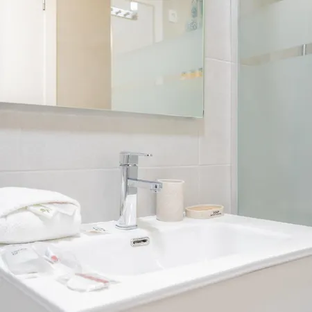 Familiar En Avenida Del Puerto Valencia