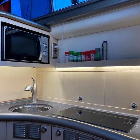 The Yacht Experience Bateau-hôtel