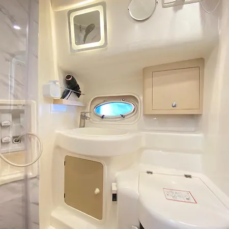 The Yacht Experience *