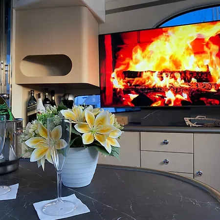 The Yacht Experience *