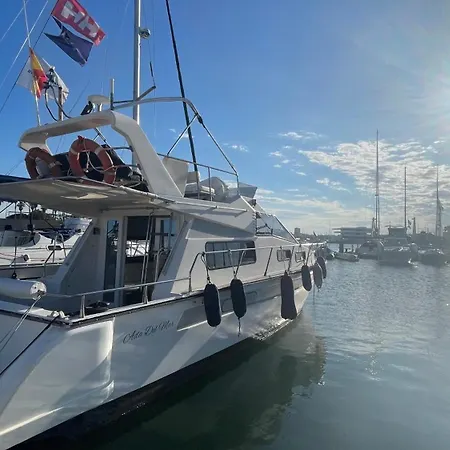 Barco Playa Botel Valencie