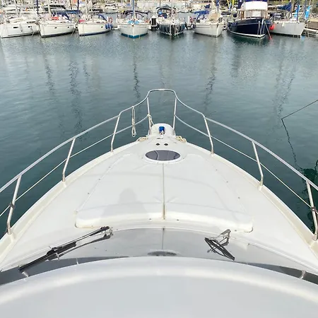 Botel The Yacht Experience Valencie
