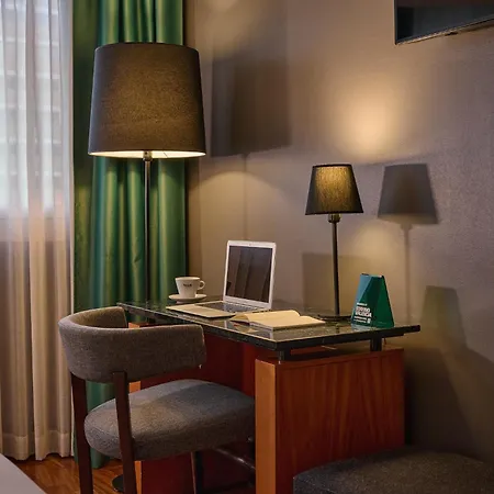 Hotel Malcom And Barret