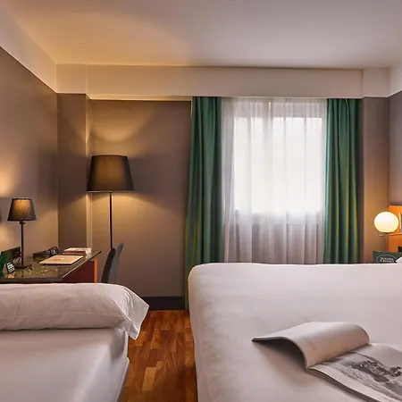 Malcom And Barret Hotel 3*