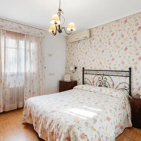 Chalet, Rodeada De Naturaleza Piscina A Doce Klm De Y 7 Del Aeropuerto בית נופש