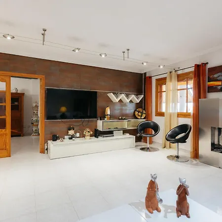 Chalet, Rodeada De Naturaleza Piscina A Doce Klm De Y 7 Del Aeropuerto * ולנסיה