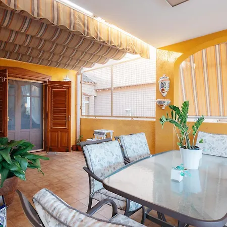 Casa de Férias Chalet, Rodeada De Naturaleza Piscina A Doce Klm De Y 7 Del Aeropuerto *