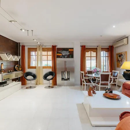 Chalet, Rodeada De Naturaleza Piscina A Doce Klm De Y 7 Del Aeropuerto ולנסיה