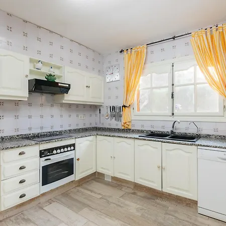 Chalet, Rodeada De Naturaleza Piscina A Doce Klm De Y 7 Del Aeropuerto בית נופש ולנסיה