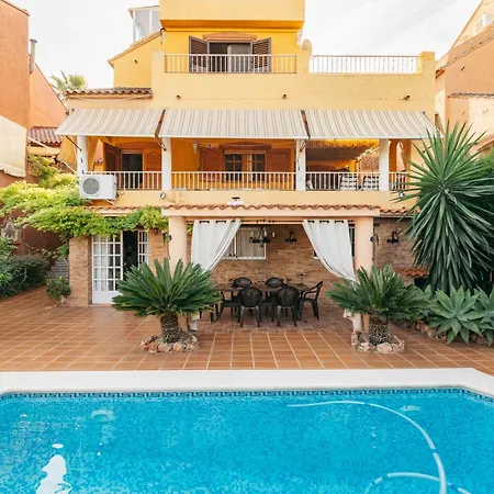 Chalet, Rodeada De Naturaleza Piscina A Doce Klm De Y 7 Del Aeropuerto ולנסיה