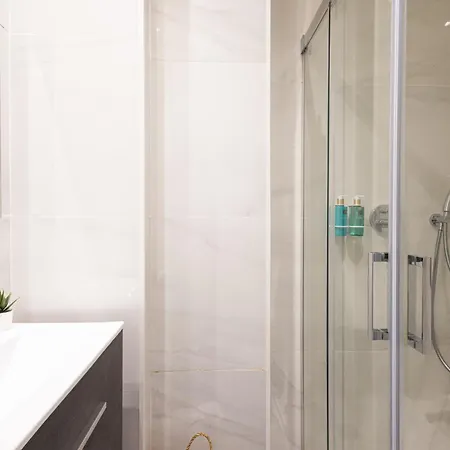 Apartment Florit Flats - Urban Nest - Ac & Wifi - 10 Min Center