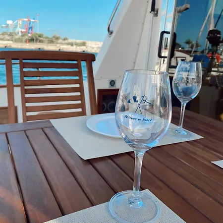 Malmo's Yacht * فالنسيا