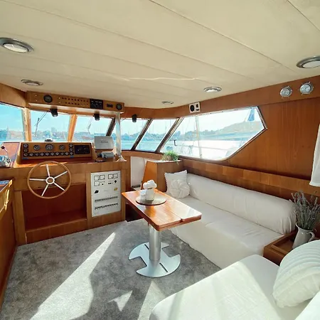 Hotel en barco Malmo's Yacht Valencia