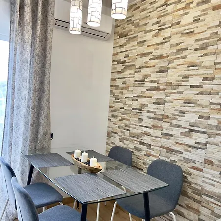 Cozy In Valencia! Wi-fi ! *