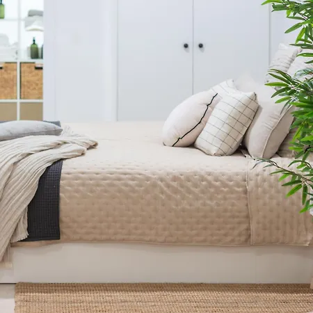 Vlc Host - Manya Apartment *