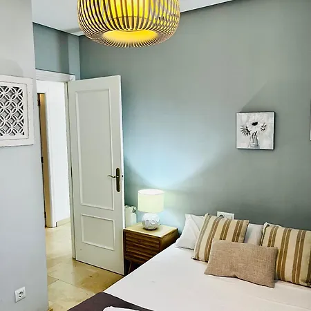 Travel Habitat Atico Calle Comedias Апартаменты *