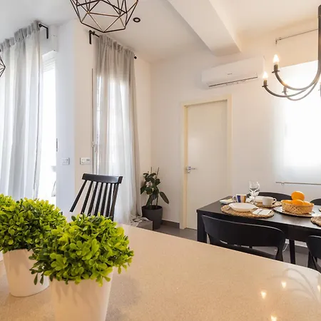 Apartment Florit Flats - Stylish 2 Bedroom Ac Wifi Terrace Attic In Center *