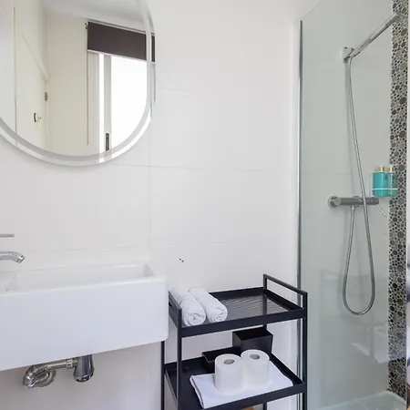 Florit Flats - Stylish 2 Bedroom Ac Wifi Terrace Attic In Center *