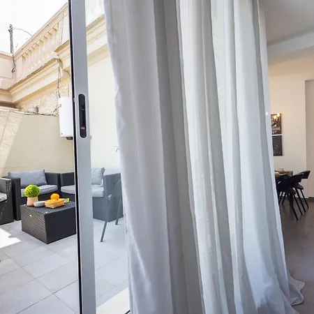 Florit Flats - Stylish 2 Bedroom Ac Wifi Terrace Attic In Center *