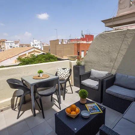 Florit Flats - Stylish 2 Bedroom Ac Wifi Terrace Attic In Center