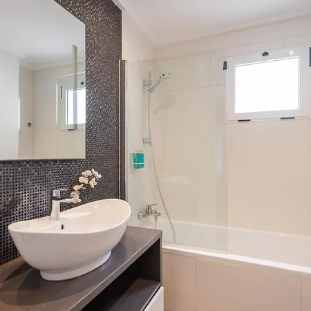 Apartment Florit Flats - Stylish 2 Bedroom Ac Wifi Terrace Attic In Center *